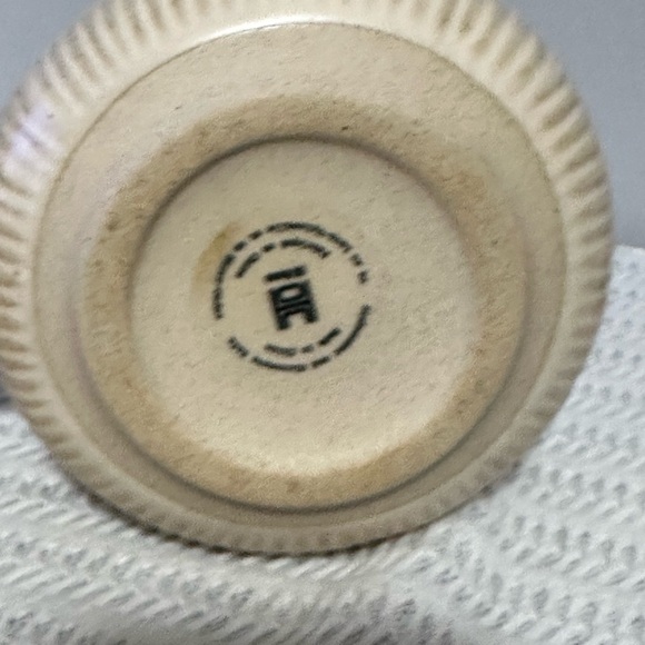 Urban outfitter mushroom lid ceramic soup bowl with handle - Picture 5 of 8